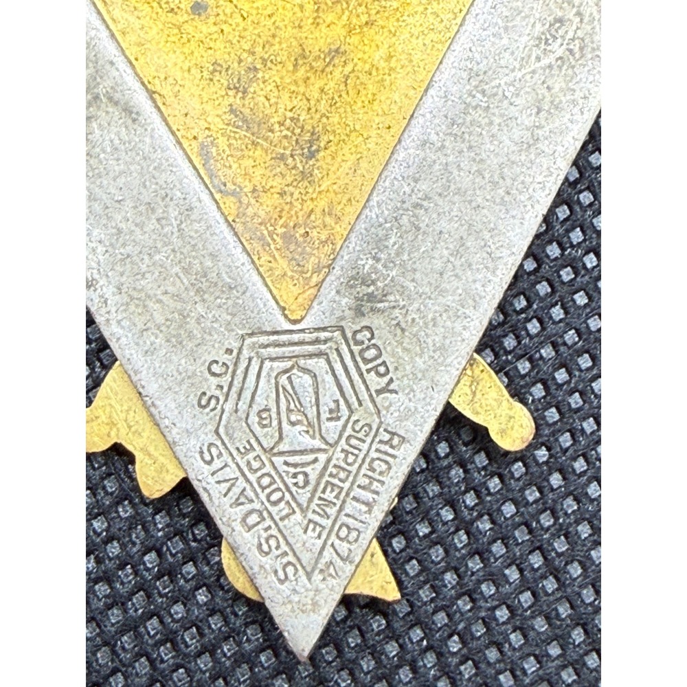 Vintage Knights of Pythias Fraternal Medal SS Davis Lodge SC Copyright 1874 FCB - Picture 6 of 8